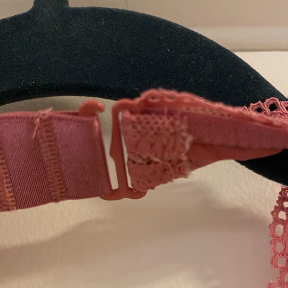 LACY VS PINK BRALETTE - Picture 5 of 5